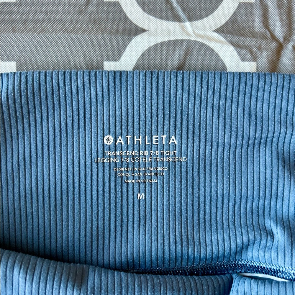 Athleta Transcend Rib 7/8 Tight leggings in size M workout athletic - Picture 3 of 5